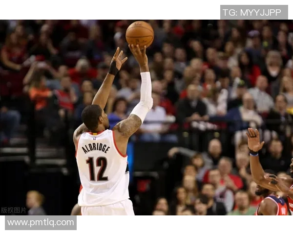 马刺中锋阿德:与中国男篮比赛增进友谊,我们吸取教训 马刺中锋阿德:与中国男篮比赛增进友谊,我们吸取教训